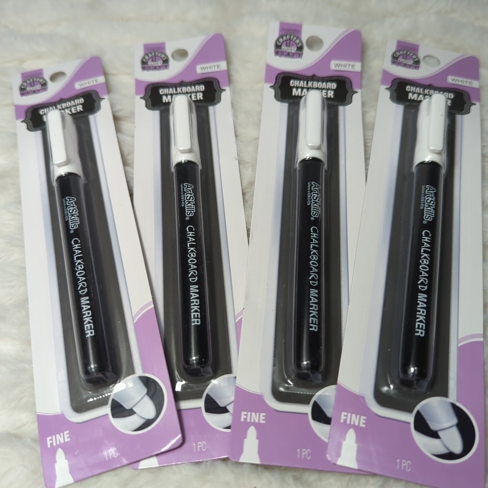 Art Skills Set Of 4 White Fine Tip‎ Chalkboard Markers NIB